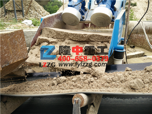 細(xì)沙回收機(jī)湖南現(xiàn)場(chǎng) 細(xì)沙回收機(jī)湖南現(xiàn)場(chǎng).jpg