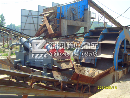 洗沙機(jī)和細(xì)砂回收機(jī)配套使用 洗沙機(jī)和細(xì)砂回收機(jī)配套使用.jpg