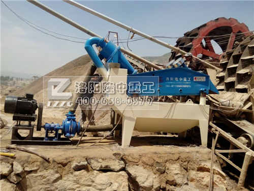 細(xì)沙回收機(jī)工作現(xiàn)場